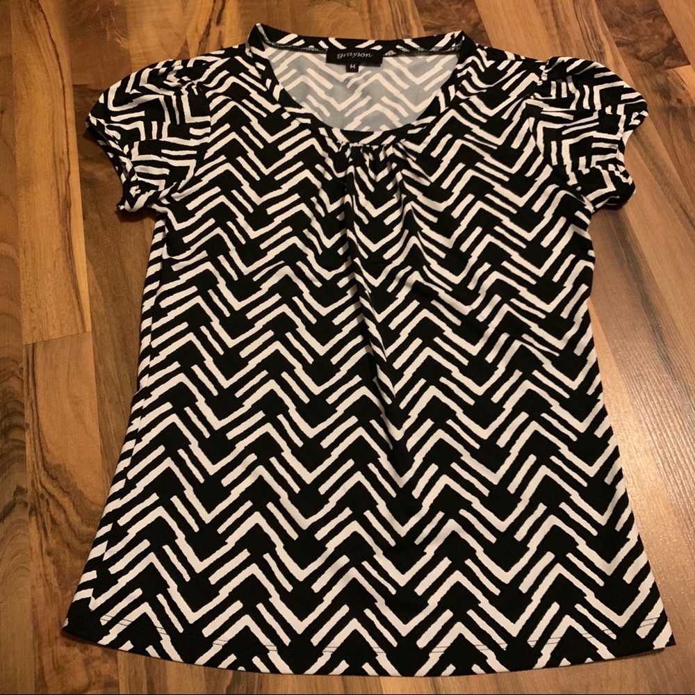 Black and White Zigzag Top